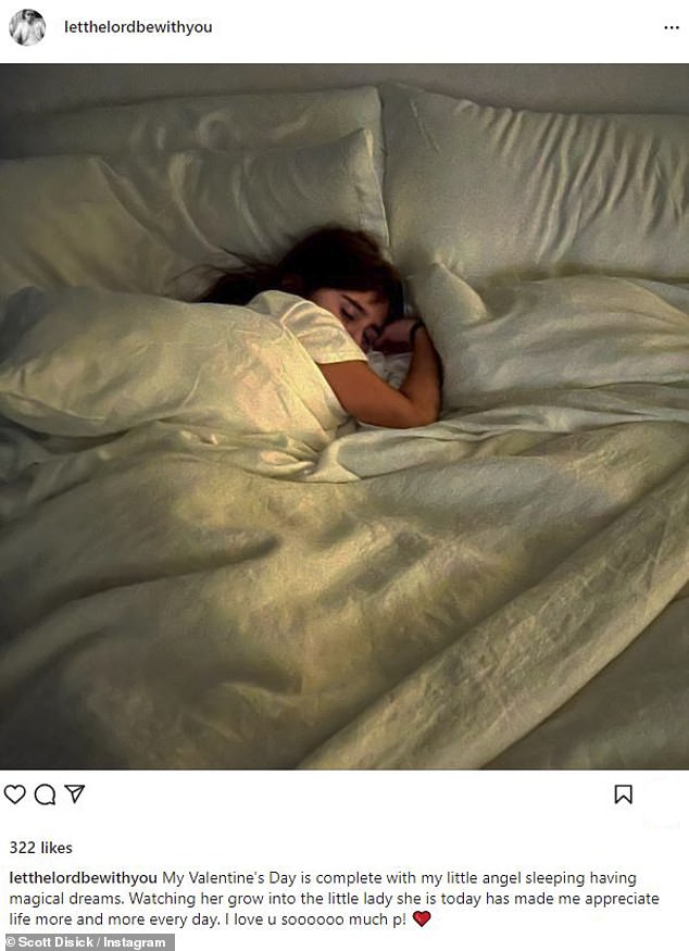 'Little Angel': Scott toonde vorige week zijn dochter op Instagram in een liefdevolle Valentijnsdagpost waarin ze in bed lag te slapen