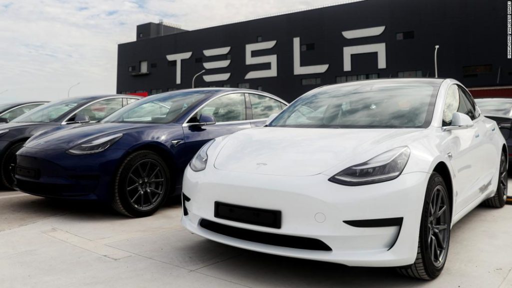 Tesla zakt zeven punten in de jaarlijkse ranglijst van Consumer Reports