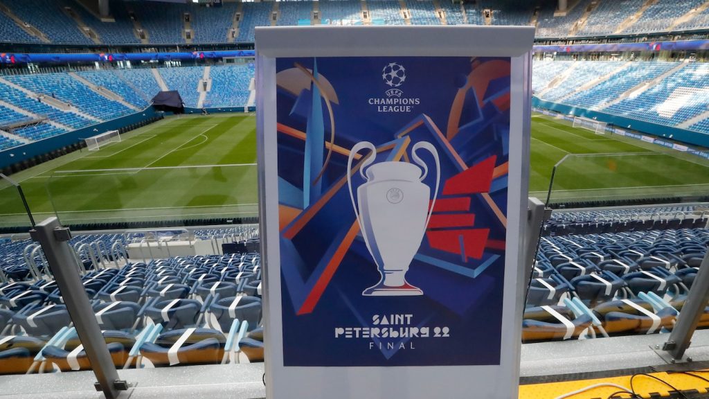 UEFA bereidt zich voor op verplaatsing Champions League-finale van Rusland naar Parijs