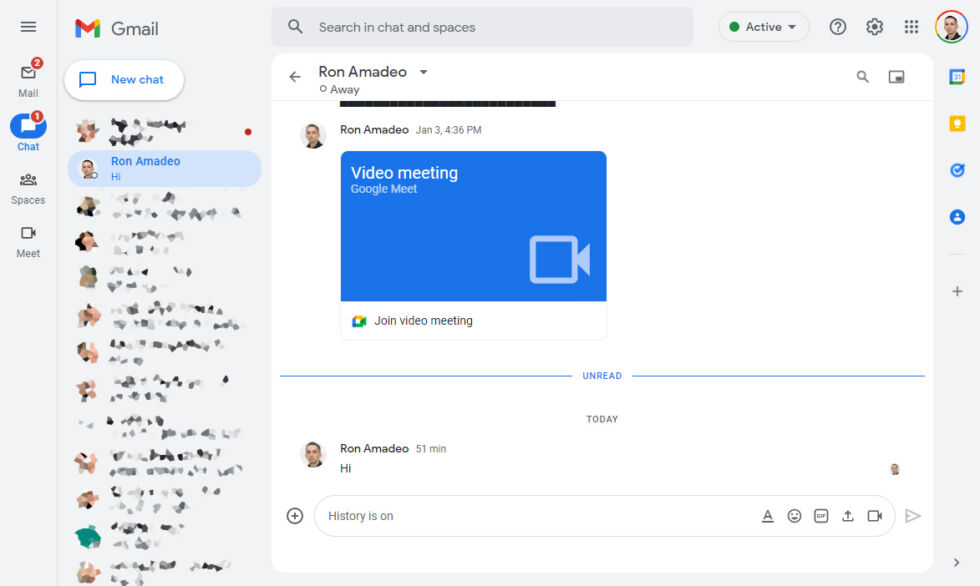 Google Chat is nu een interface op volledig scherm.  De "afstanden" Groepschat geeft dezelfde interface weer, maar is nu hinderlijk opgedeeld in een apart gedeelte van je individuele gesprekken.