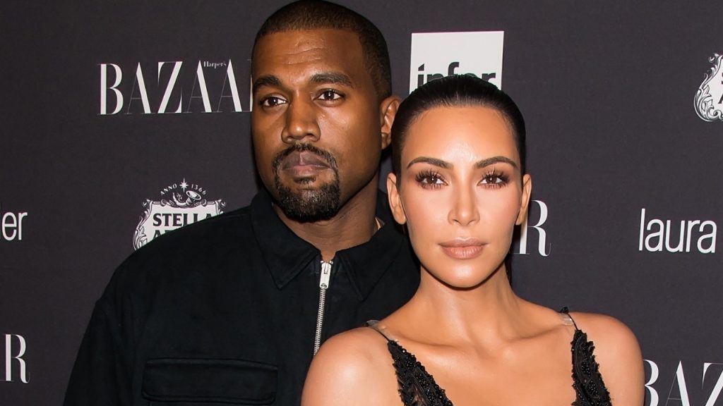 Kanye West deelt hoe het voelt om te scheiden nadat een rechter Kim Kardashian officieel single heeft verklaard
