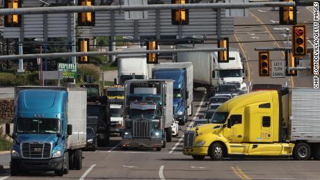 Amerikaanse vrachtwagenchauffeurs zijn gefrustreerd door meer dan Covid-19