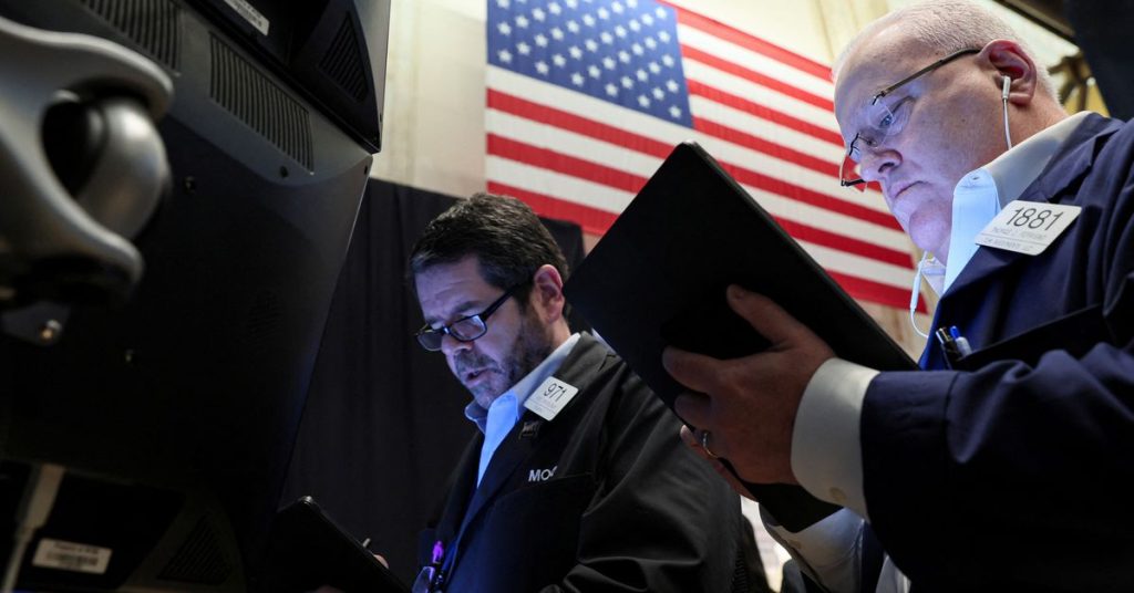 Wall Street sloot lager omdat beleggers wachten op meer winstsignalen