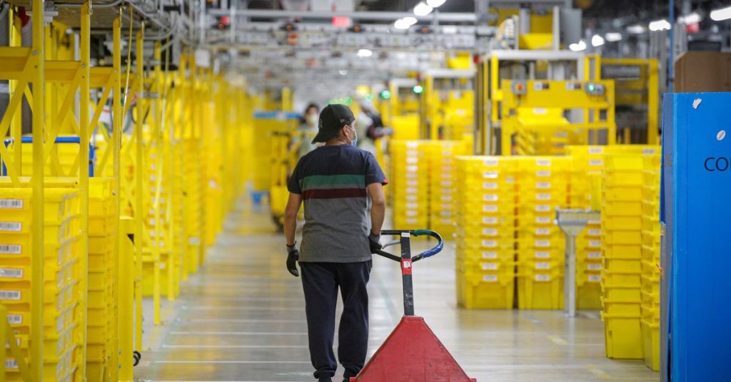 Amazon wacht aandeelhoudersstemming over behandeling magazijnmedewerkers