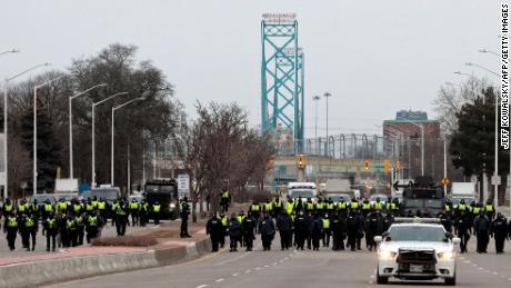 Canadese regering roept noodwet in vanwege blokkade, protesten over Covid-19-maatregelen