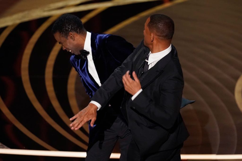 Will Smith neemt ontslag bij de Academy nadat hij Chris Rock een klap gaf tijdens de Academy Awards