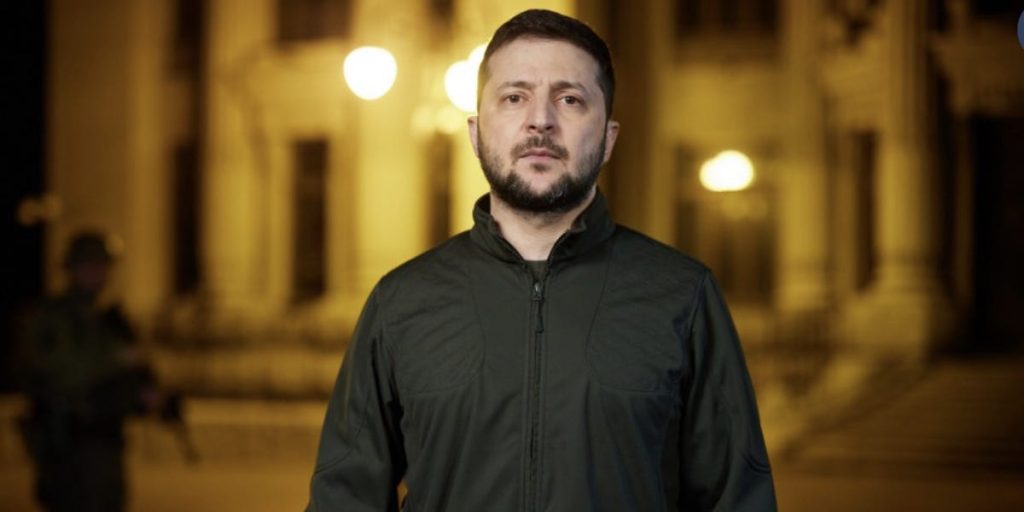 Zelensky zegt dat 2 Oekraïense veiligheidsfunctionarissen zijn uitgezet omdat ze verraders waren