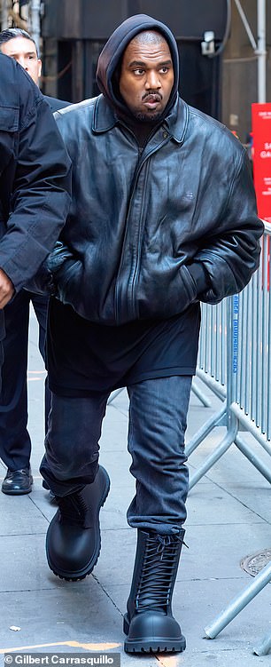 Kledinglijn: DW Kanye West debuteerde in oktober 2011, tijdens Paris Fashion Week