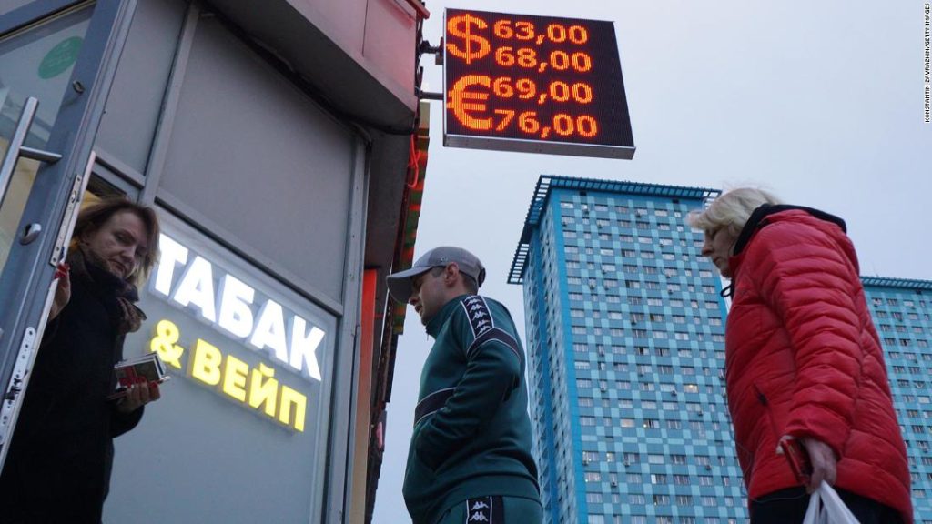 Rusland verlaagt de rente omdat het herstel van de roebel enige verlichting biedt