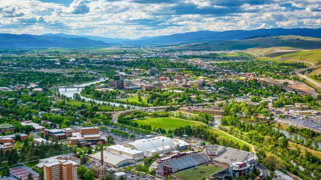 Bedrijfs- en regeringsleiders benadrukken waarom mensen verhuizen naar pro-groeistaten zoals Montana