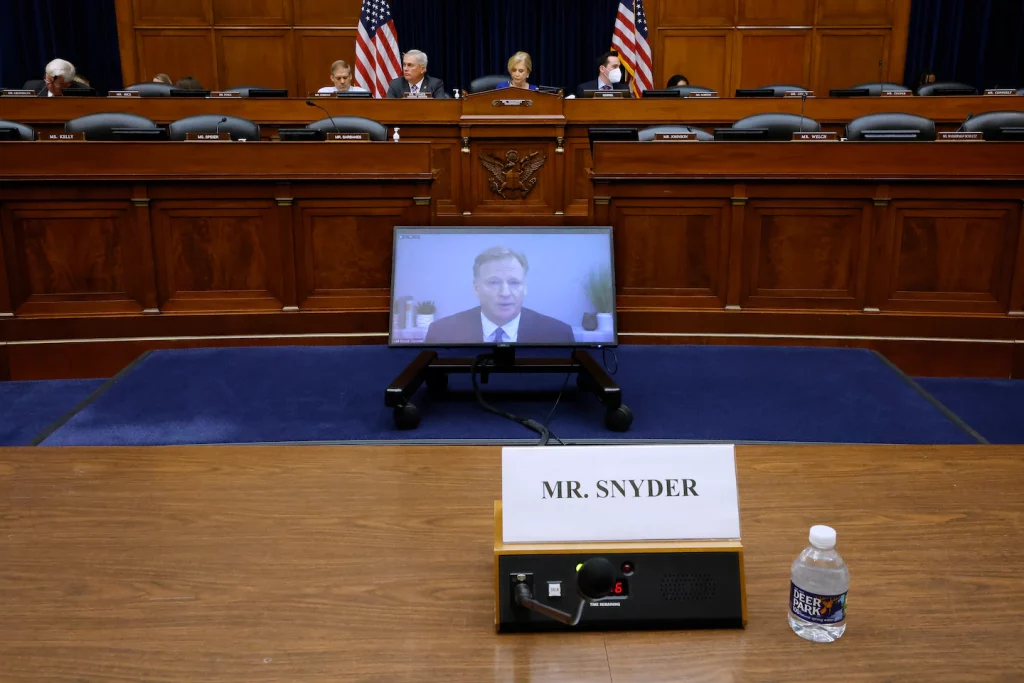 House Oversight Committee zegt dat Daniel Snyder zich verzet tegen dagvaarding