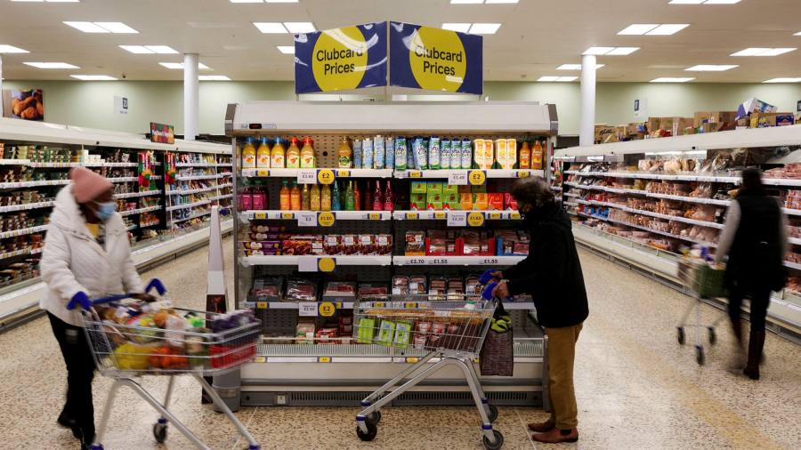 Live nieuwsupdates: inflatie begint het gedrag van klanten te veranderen, zegt Tesco