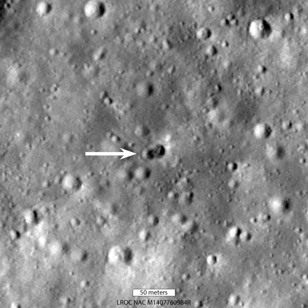 NASA zei dat de mysterieuze raket die achter twee kraters op de maan botste...