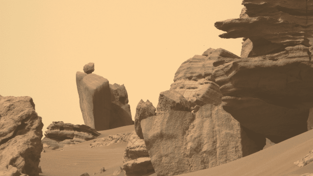 Wat is deze vreemde uitgebalanceerde rots op Mars?