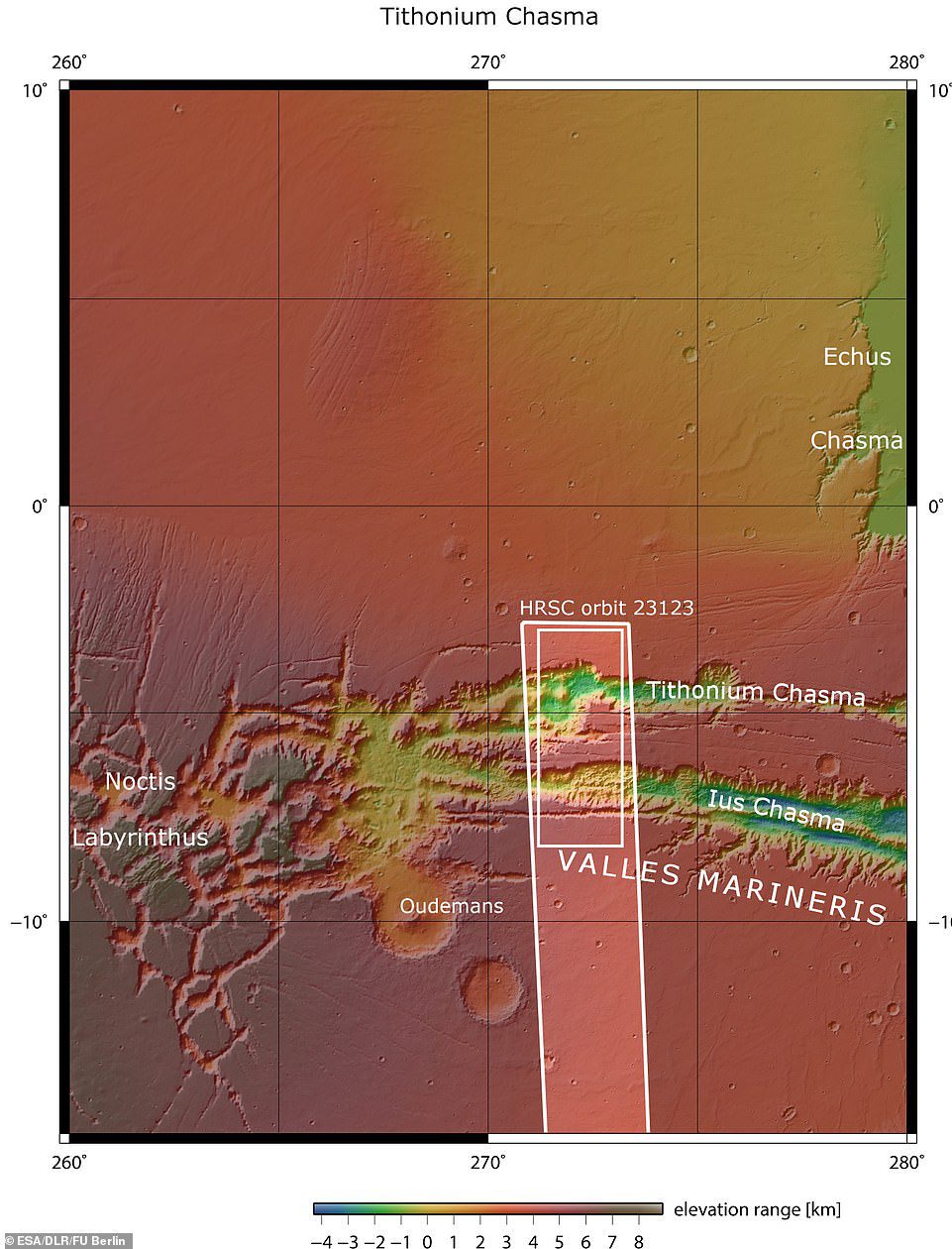 Lus en Tithonium Chasmata zijn hierboven te zien.  Het gebied omlijnd in het donkerwitte kader geeft het gebied aan dat op 21 april 2022 tijdens een baan om de aarde werd vastgelegd door de Mars Express High Resolution stereocamera.