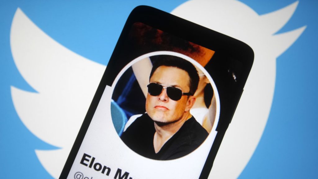 Twitter-aandelen kelderen nadat Elon Musk een deal van $ 44 miljard sluit