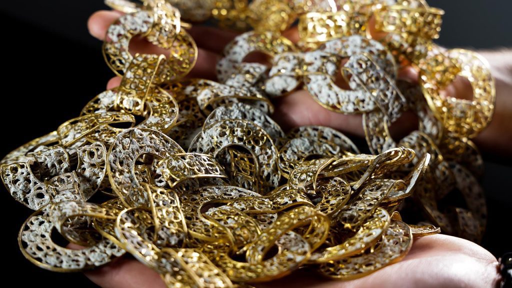 Gezonken juwelen, begraven schat ontdekt in de Bahama's van een 17e-eeuws Spaans scheepswrak