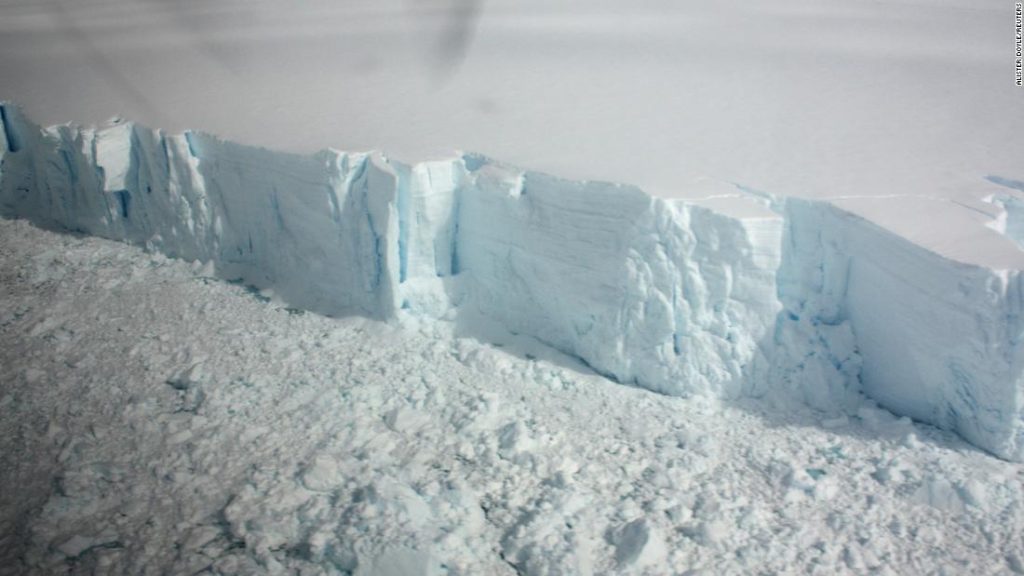 Satellietbeelden laten zien dat de ijskap van Antarctica sneller instort dan eerder werd gedacht