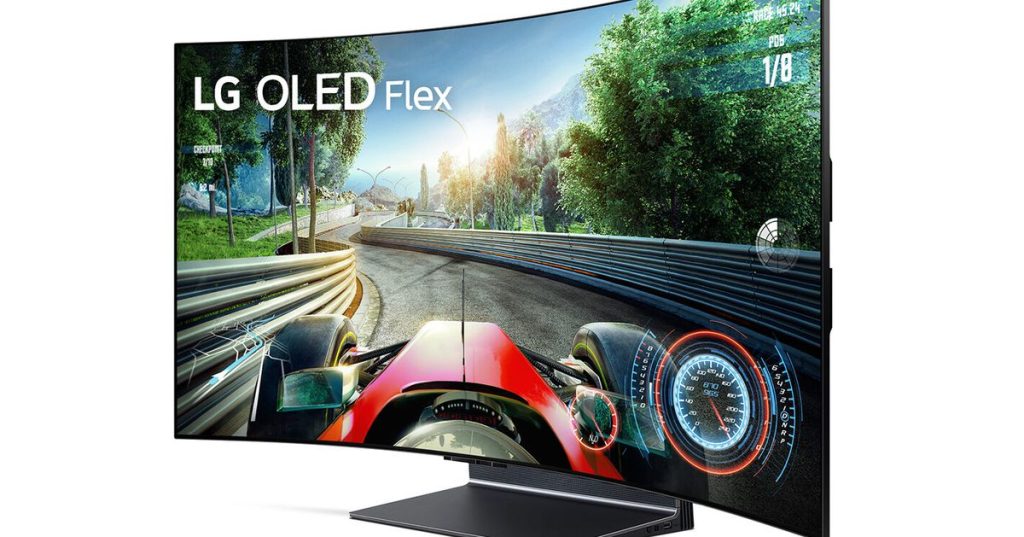 Met de eerste buigbare OLED-tv van LG kun je kiezen tussen platte of gebogen modus