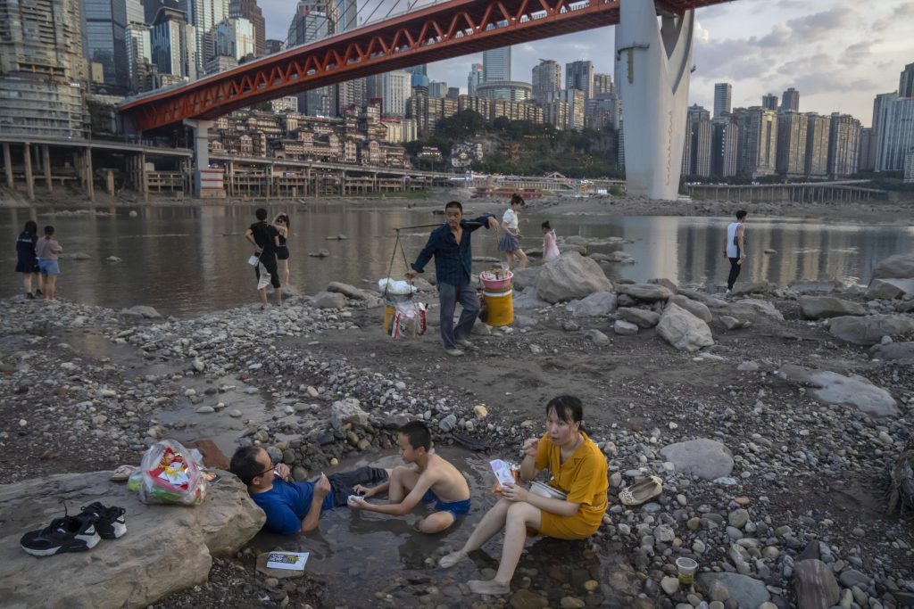 AP FOTO'S: Droogte verandert het landschap in het zuidwesten van China