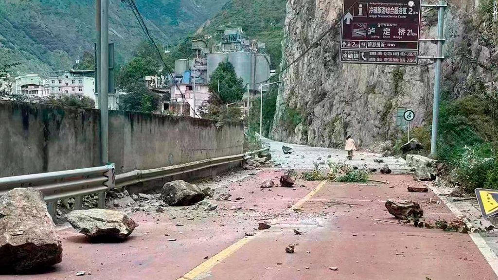 Aardbeving in China: dodental stijgt tot 65 door naschokken in zuidwestelijke provincie