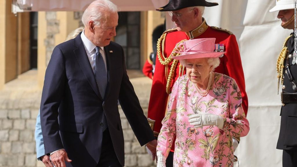 Biden zegt dat hij de begrafenis van koningin Elizabeth II zal bijwonen