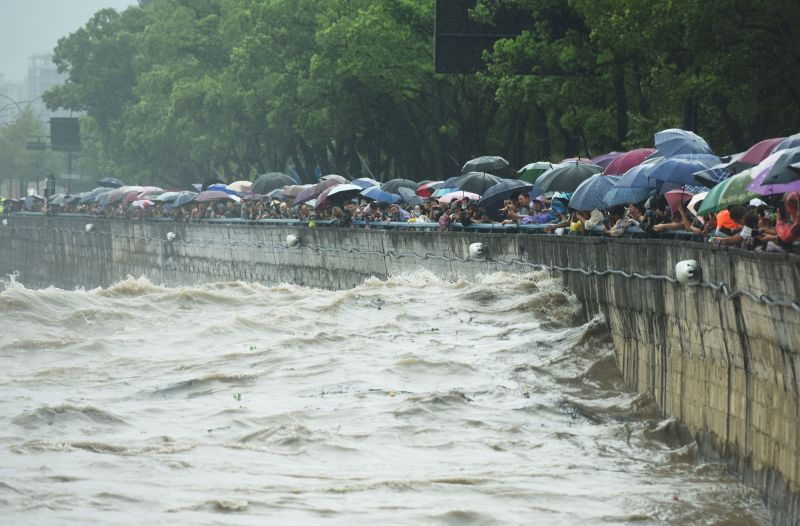 Typhoon Muifa: Havens in Zhejiang worden stilgelegd als tyfoon nadert