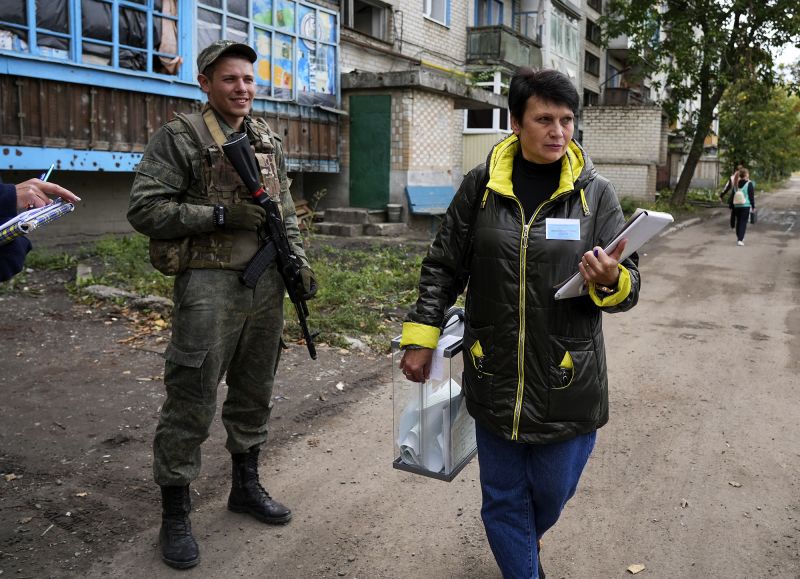 Amerikaanse functionarissen houden de nep-referenda in de door Rusland bezette regio's van Oekraïne nauwlettend in de gaten en bereiden zich voor op actie