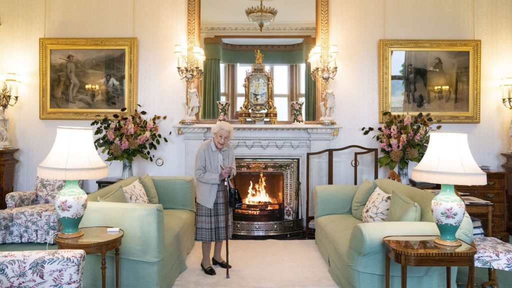Buckingham Palace zegt dat de artsen van koningin Elizabeth II zich zorgen maken over haar gezondheid