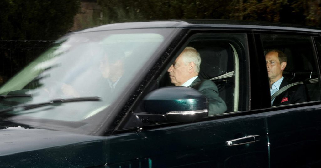 Leden van de koninklijke familie arriveren bij Balmoral Castle met de dood van koningin Elizabeth II