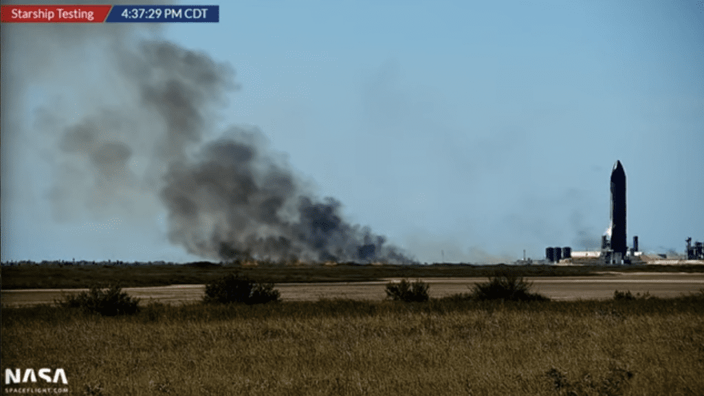 SpaceX-ruimtevaartuigprototype laat superpuin los en veroorzaakt branden