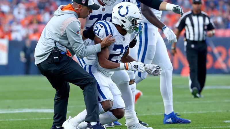 Het team zegt dat Indianapolis Colts RB Nyheim Hines een hersenschudding heeft opgelopen na een zware blessure in de wedstrijd van donderdagavond.
