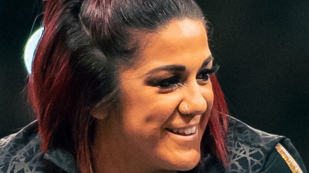 Bayley groet Sarah Lee bij WWE Extreme Rules