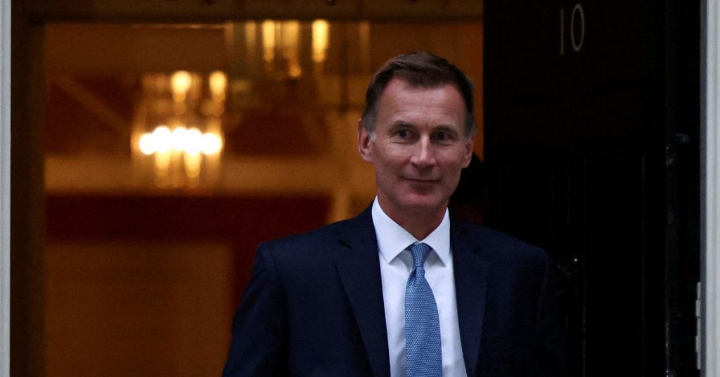 Nieuwe Britse minister van Financiën Hunt schrapt belastingverlagingen, beteugelt energiesubsidies