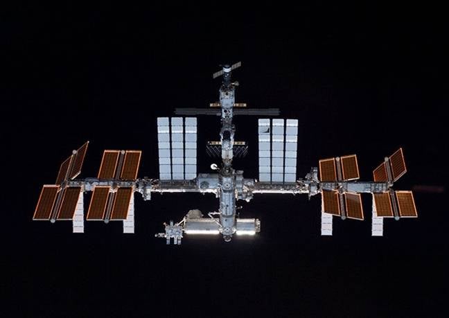 Het internationale ruimtestation ontweek deze week ruimteafval van een Russische satelliet • The Record