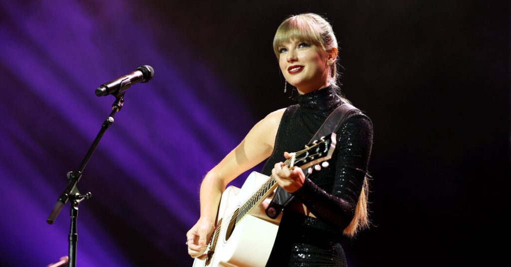 Taylor Swift brengt haar 10e studioalbum 'Midnight' uit
