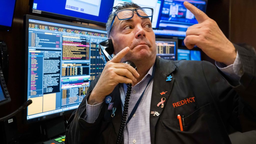 De Dow Jones-index steeg om de week te beginnen terwijl beleggers wachten op de tussentijdse verkiezingen en het inflatierapport
