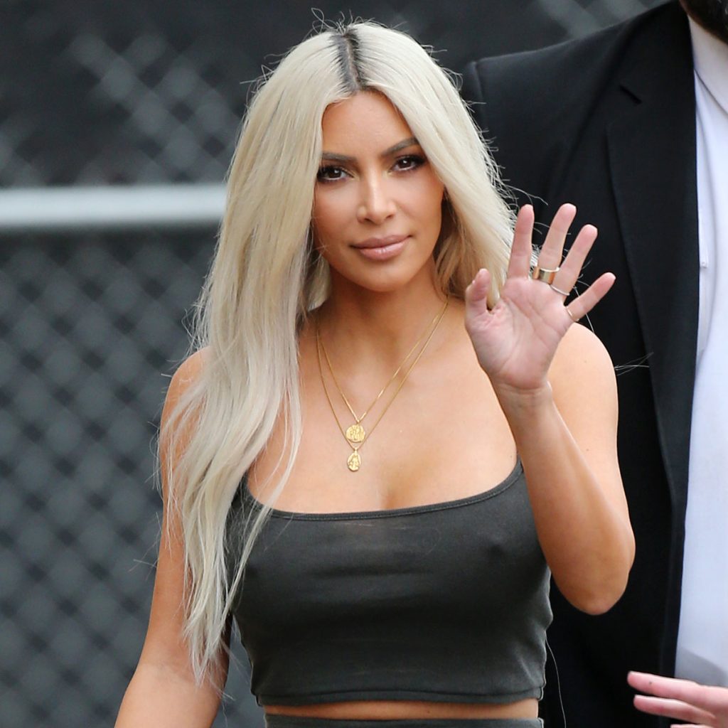 Kim Kardashian raakte Kanye West waar het pijn doet door kleding van Adidas en Balenciaga te dragen op Instagram