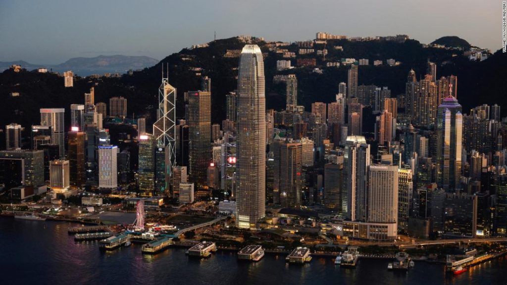 Hong Kong versoepelt de Covid-regels voor reisgroepen, zegt dat de regelingen voor bezoekende toeristen deze maand beginnen