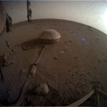 Maybe the pioneering Martian probe just sent home one last terrifying photo