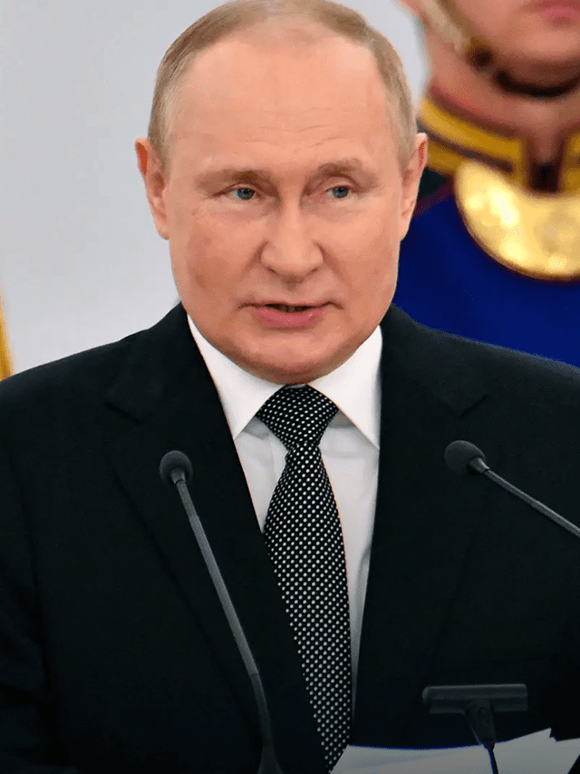 Vladimir Poetin werd zien trillen in de nieuwste video