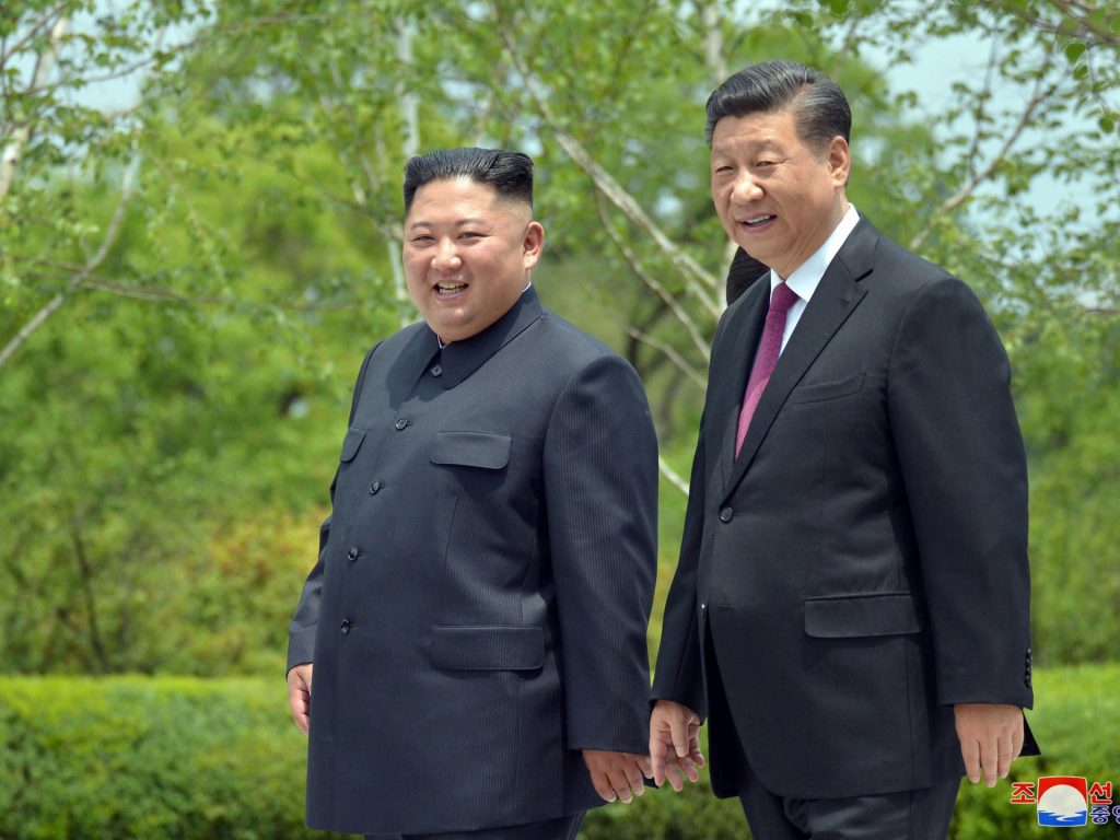 Xi vertelt Kim dat China met Noord-Korea wil werken aan vrede: KCNA |  Xi Jinping-nieuws
